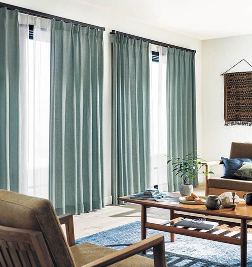 シンコール・ブルー色のオーダーカーテンならカーテンワオへ（4ページ）