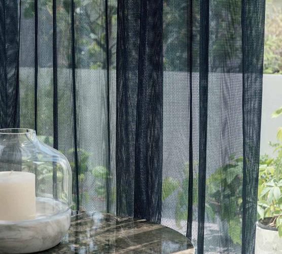 網目のオーダーカーテンならカーテンワオへ（2ページ）