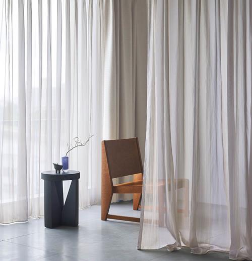 ストライプ・ヨコ使いのオーダーカーテンならカーテンワオへ